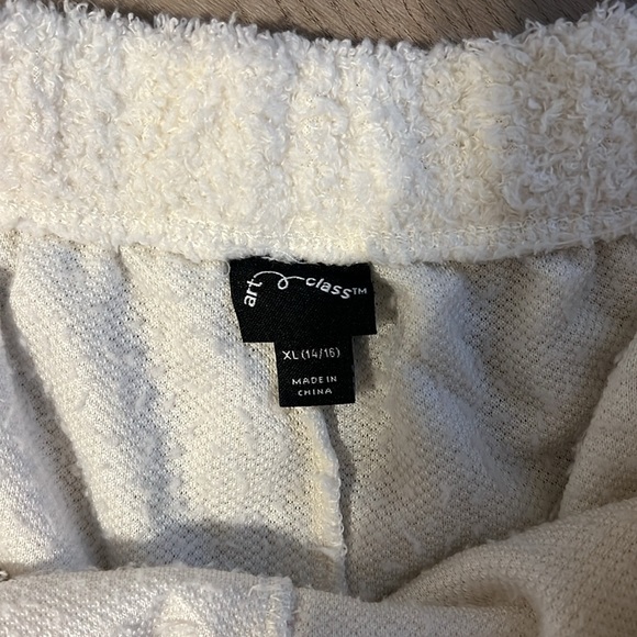 PJ fuzzy shorts - Picture 2 of 2